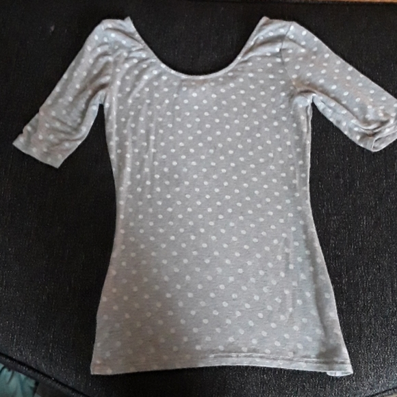 Low cut t-shirt - Picture 2 of 5